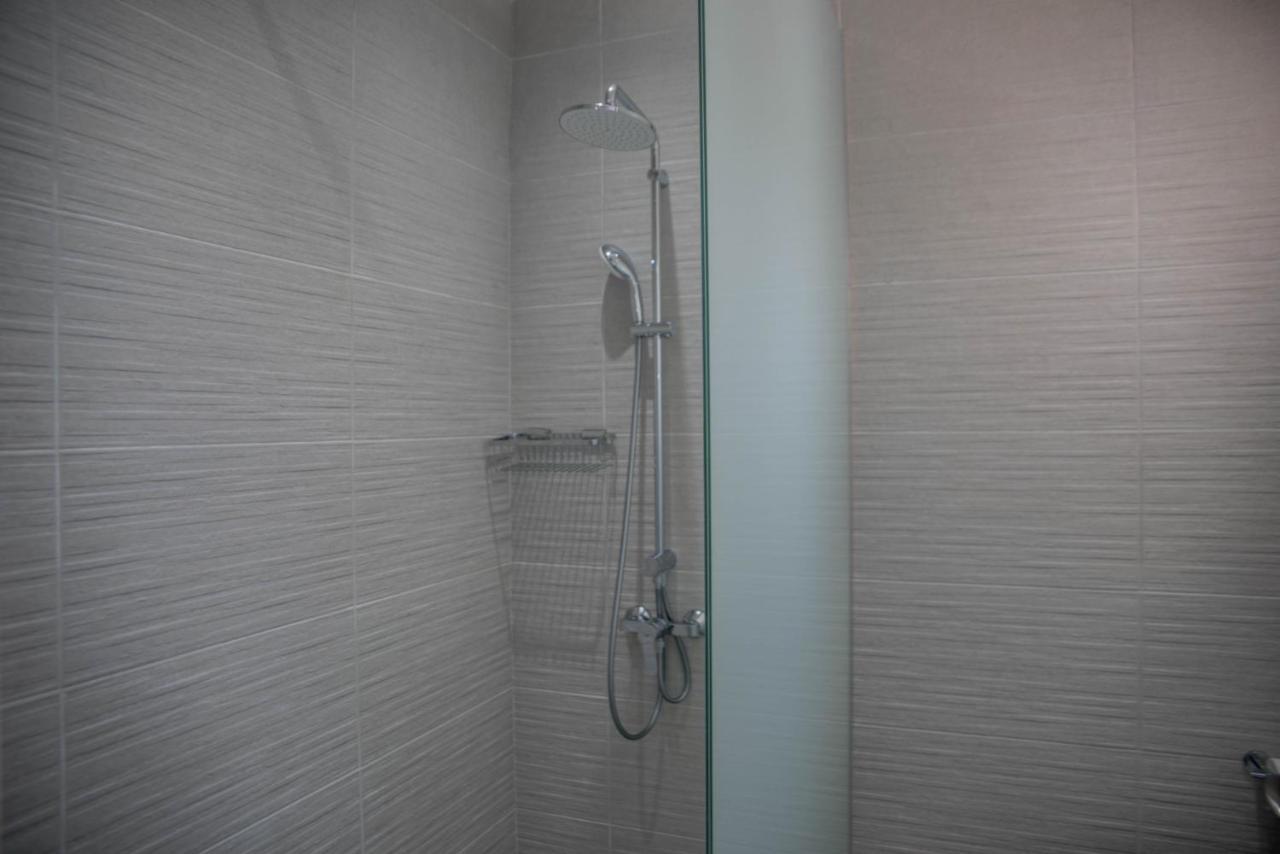 Modern Apartment Not Far From The Beach Paphos Esterno foto